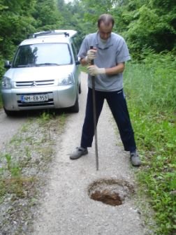 Srečko pred udorom (pred širjenjem).